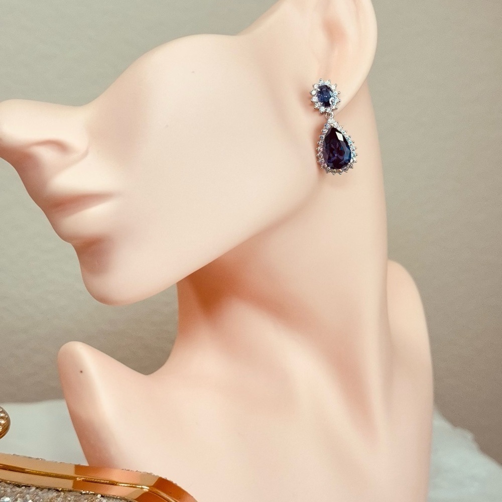 Elegant Purple and Silver Drop Earrings - Picture 3 of 8